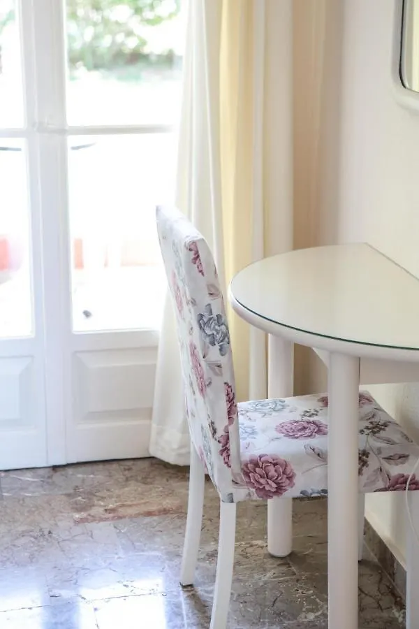 Dendrolivano Minia Hotel apartamentowy